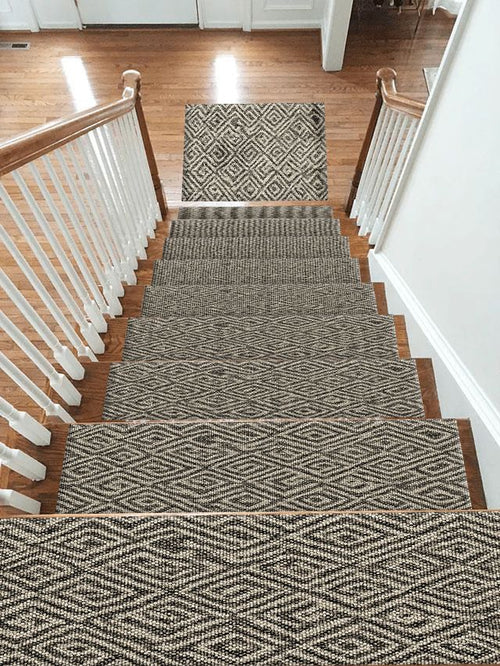 Black and White Geometric Maze non-slip stair mat
