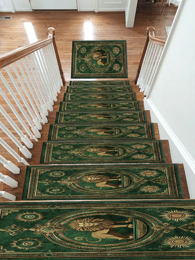 Emerald Lion Crest Medallion non-slip stair mat